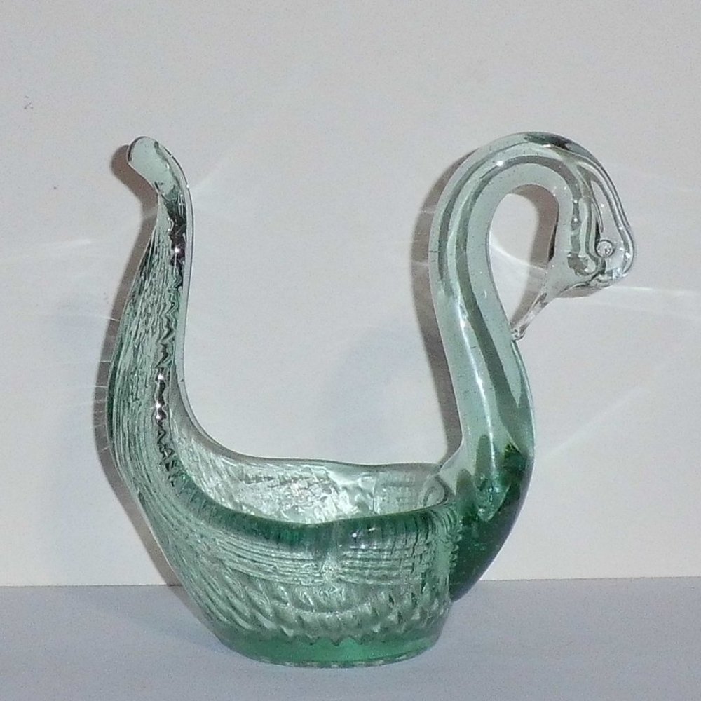 Vintage Art Glass Swan